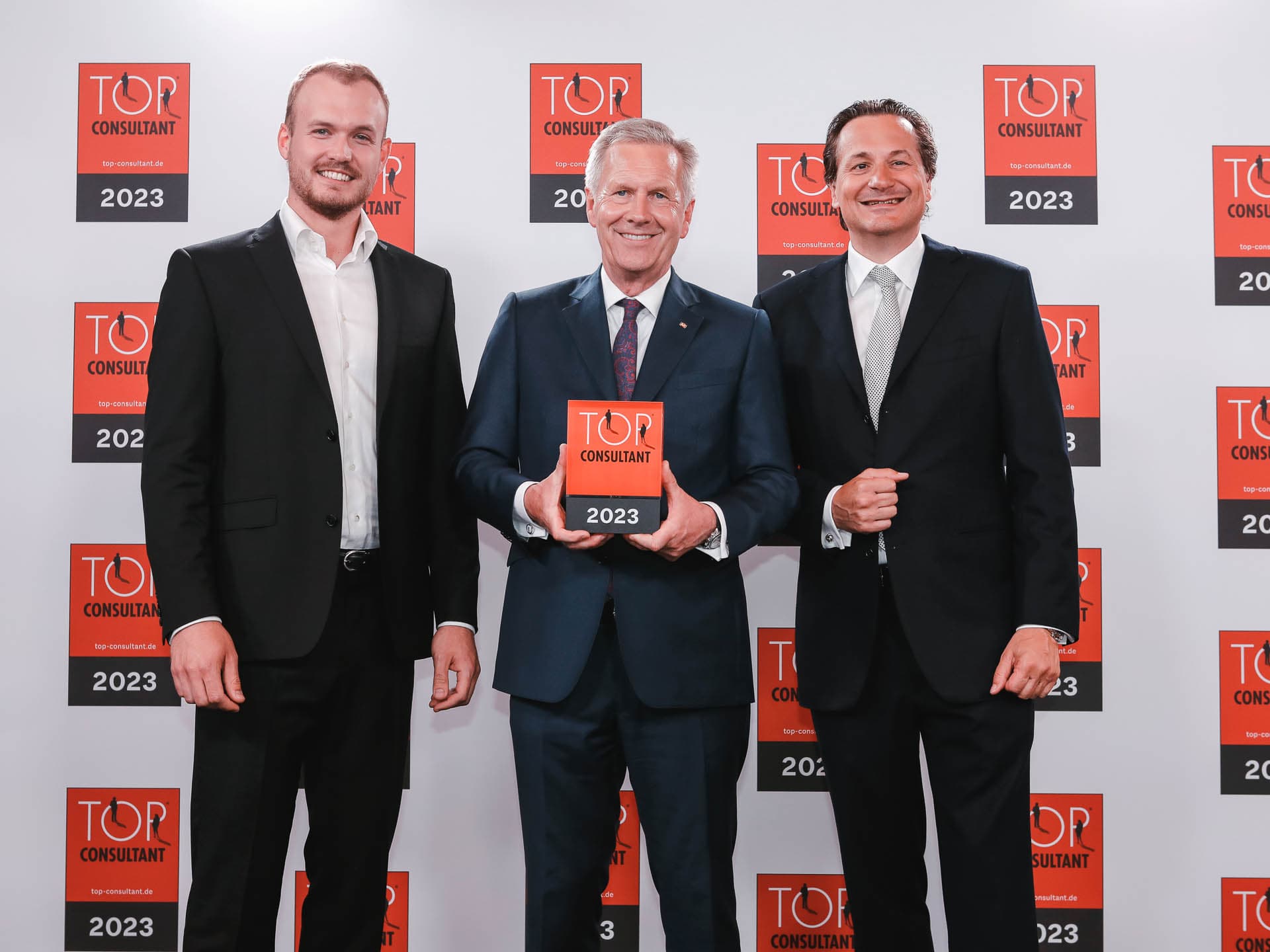 Übergabe der TOP-CONSULTANT-Auszeichnung durch den Bundespräsidenten a. D.
